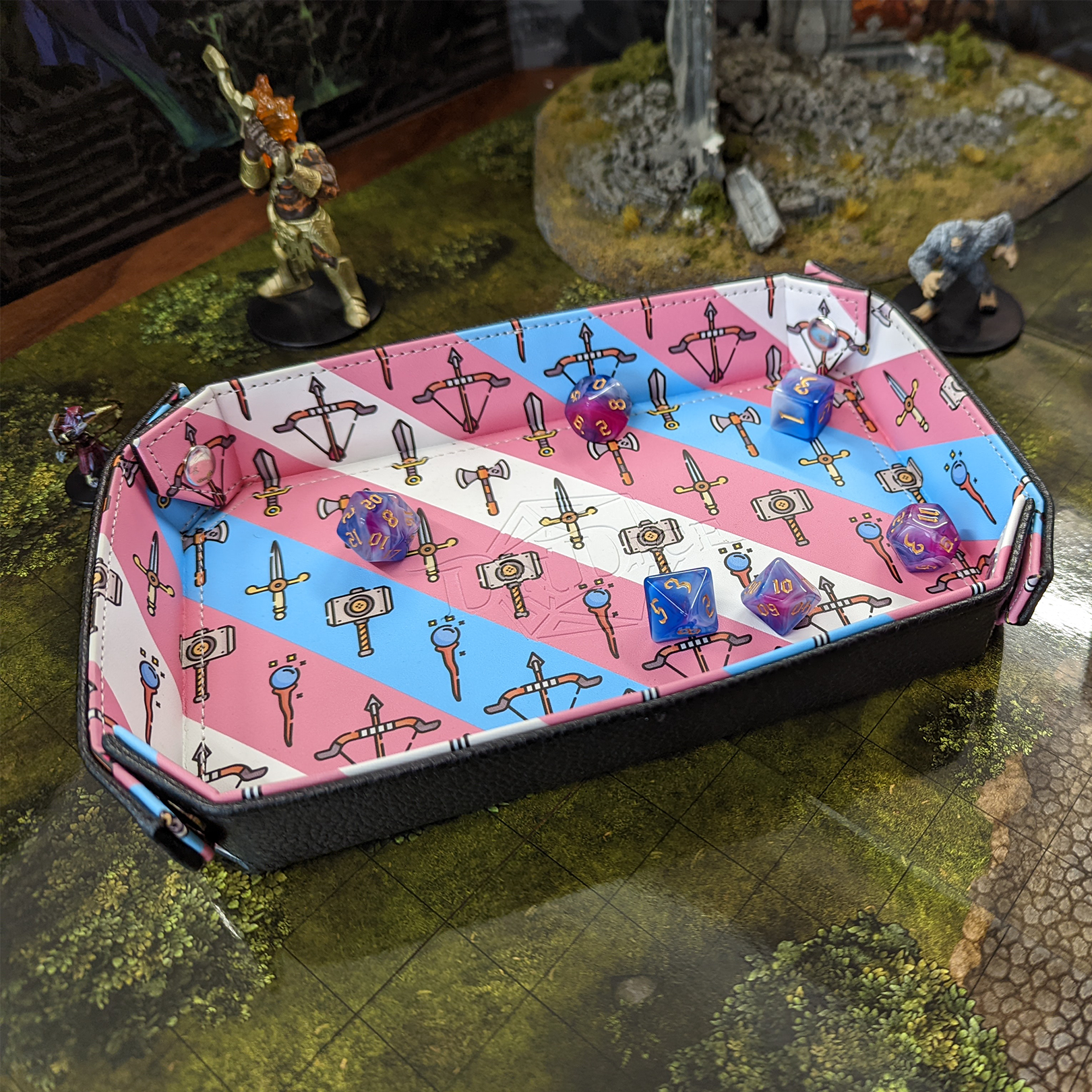 The Fantastic Folding Dice Tray, Macro